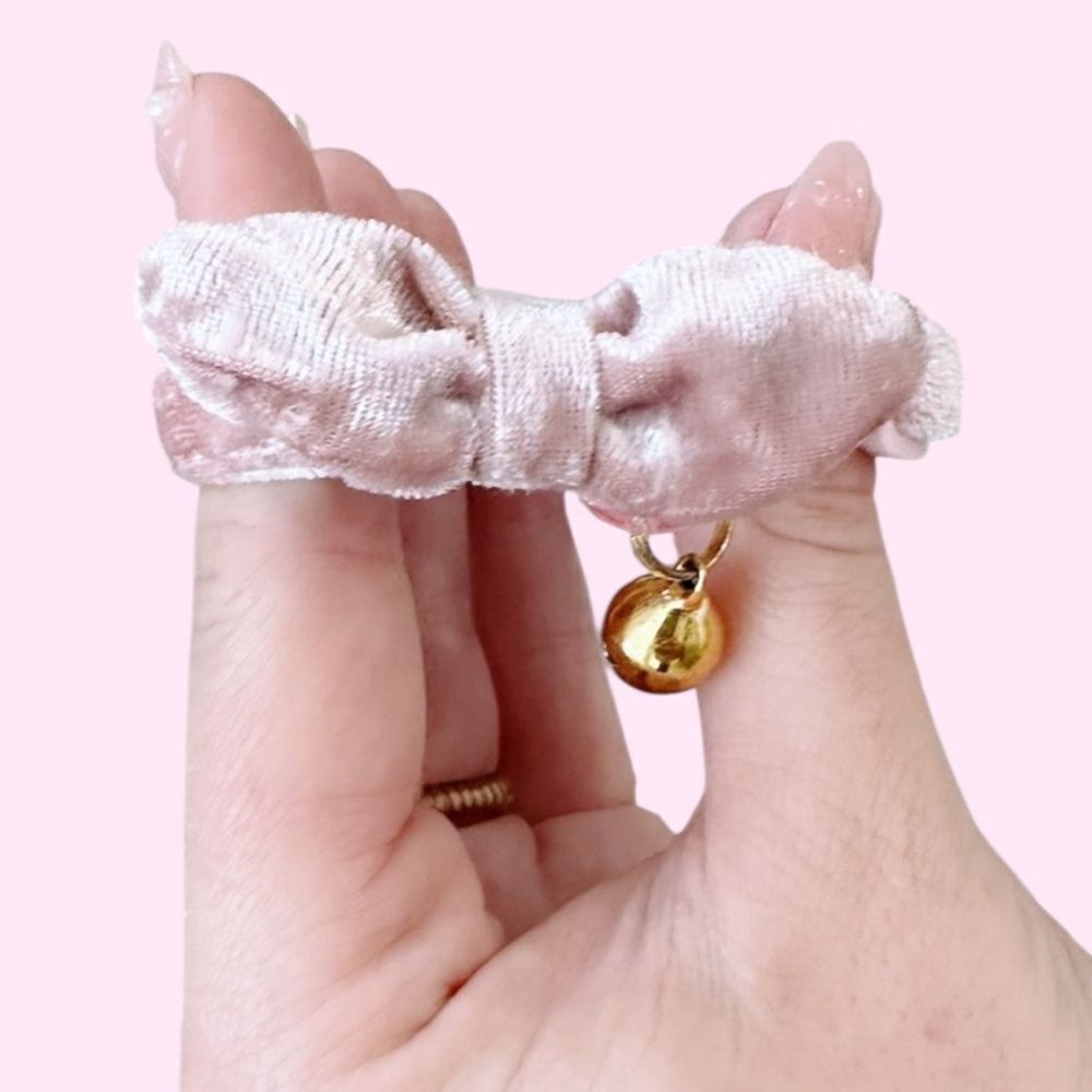 ✨3/$25✨ NWOT Pink Velvet Kitten Collar